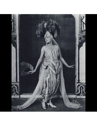 Poiret - Alice Delysia dans un costume d'Afgar (1920) Voir les baskets