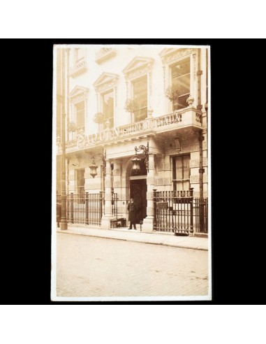 La maison Paquin, 39 Dover Street à Londres (1908) Les magasins à Paris