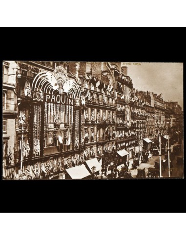 La maison Paquin, 3 rue de la Paix à Paris lors de la visite du roi George V (1914) Comment ça marche